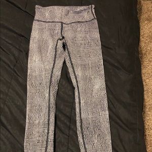 Lulu lemon size 4